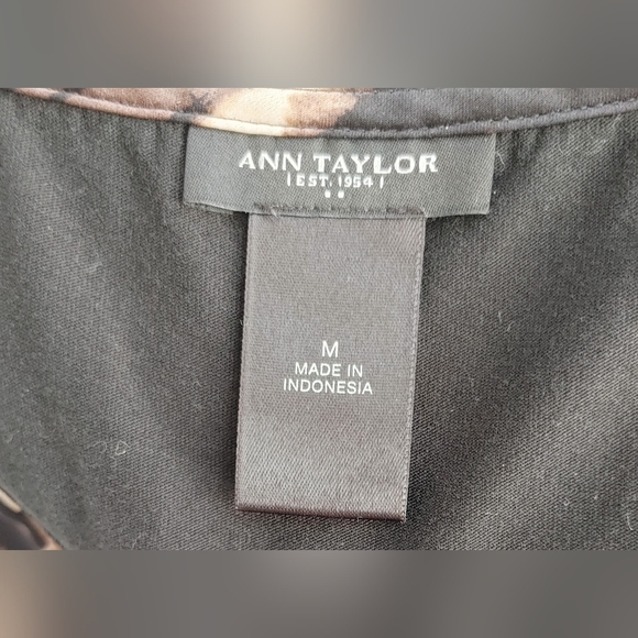 Ann Taylor Sleeveless Blouse - Picture 3 of 4